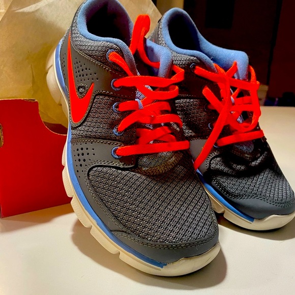 Nike Sneakers - Picture 3 of 3